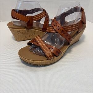 Cali Skechers Luxe Foam Tan Wedge Sandals